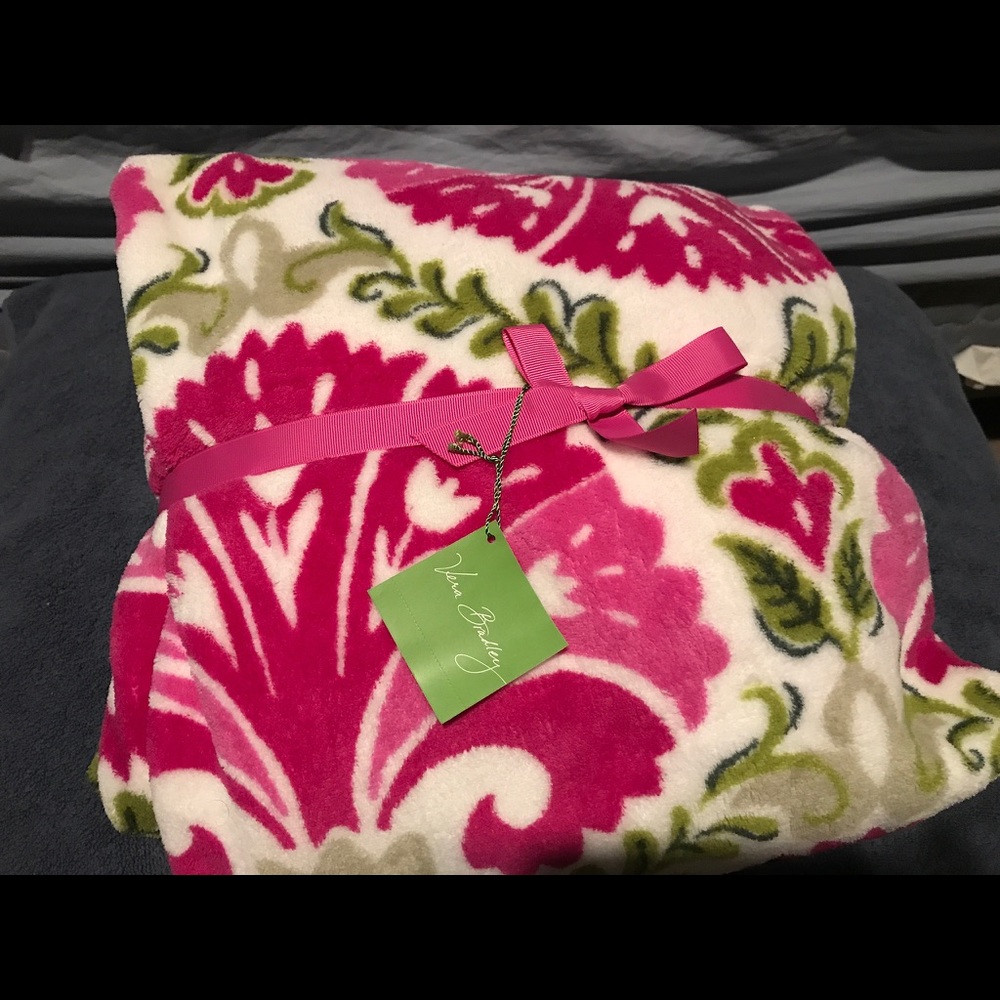 SOLD--Vera Bradley Throw Blanket in Julep Tulip